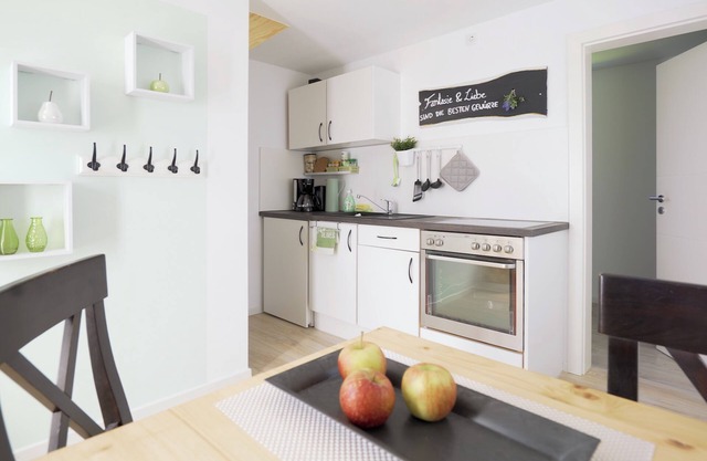 Modern guest house "close to the lake" and close to the city
