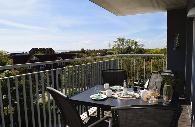 Modern, high-quality vacation apartment, sauna, large balcony, sea view, close to the beach
