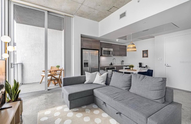 Modern High-Rise Escape in the Heart of Miami, 1 Bed & 1 bath
