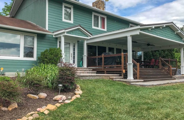 Modern Hiwassee Retreat w/ Mtn Views & Dock Access