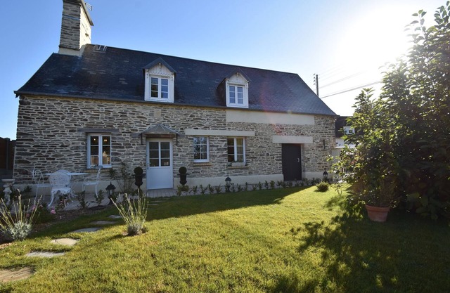 Modern Holiday Home in La Barre-de-Semilly
