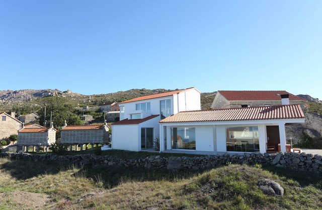MODERN HOUSE NEAR THE BEST BEACHES OF GALICIA