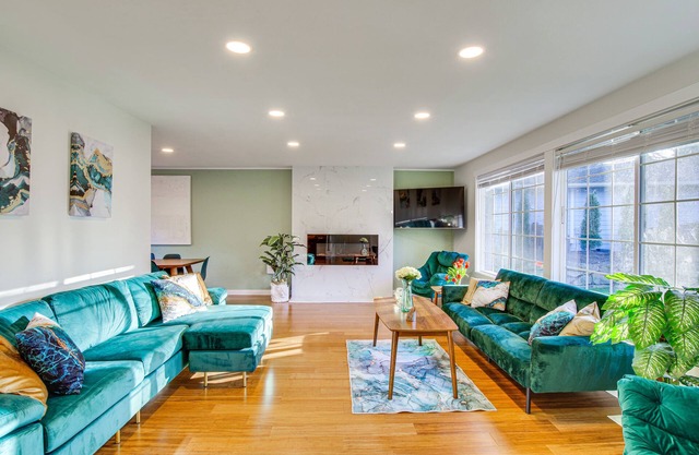 Modern Kirkland Home w/Sauna & Outdoor Fireplace