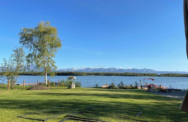 Modern Lake Lucille Lakefront, Whole 5 bedroom house, Private dock & gamesn