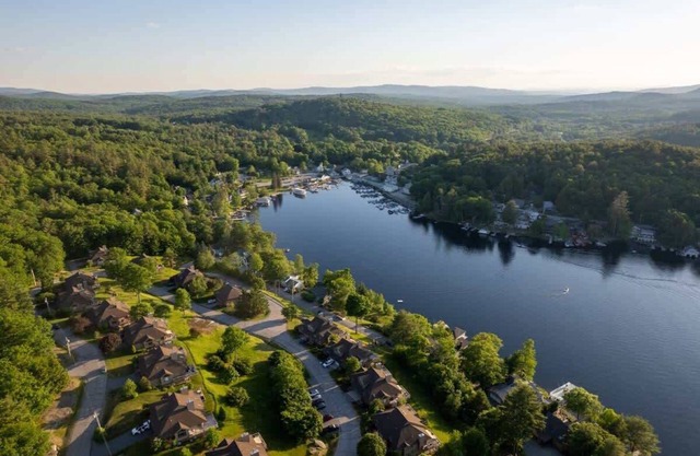Modern Lakefront Home, Walk to Sunapee Harbor