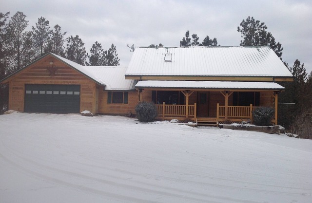 Modern Log Cabin On 3 Acres. Great Location On The Edge Of Custer