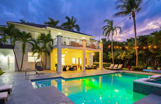 Modern Luxe Pool Home Resort