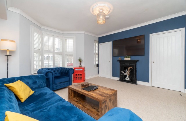 Modern Maisonette in Vibrant Bristol, Free Parking