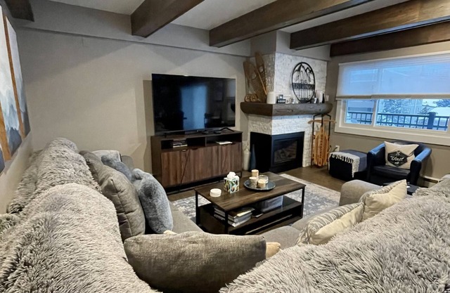 Modern Mountainside Condo | Walk to Slopes, Shopping, Dining! | Vantage Point