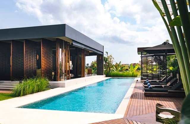 Modern Oasis by the Sea – Bali Villa 1032