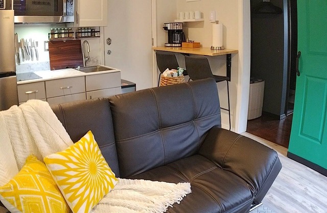 Modern Pet-Friendly Suite near Glacier, Grocery & Trails w/Yard Access