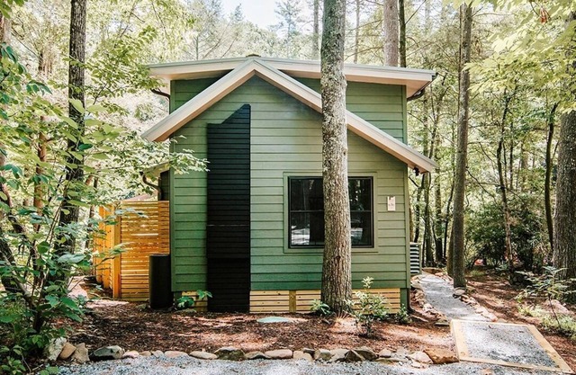 Modern Riverfront Retreat | 2BR Cabin w/Hot Tub