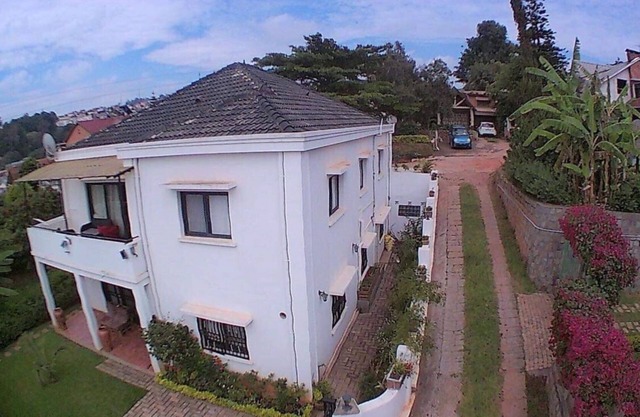 Modern secure comfortable apartment in villa in Antananarivo