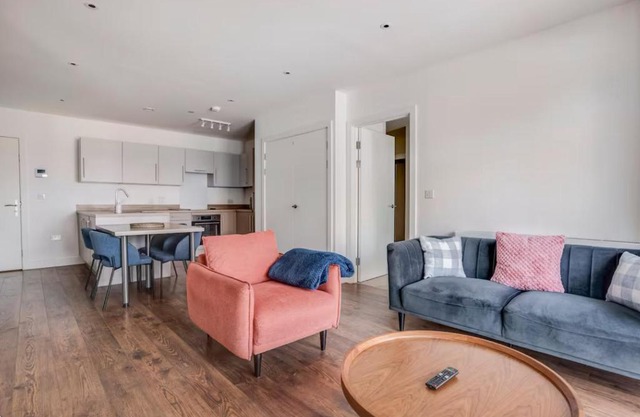 Modern, Spacious 2bed, 2bath apartment in Barking