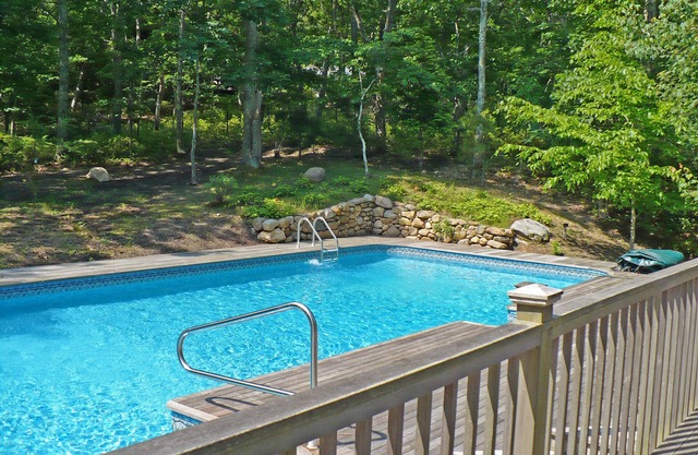 Modern Spacious Hamptons House With 46 Ft Heated Pool, Amagansett