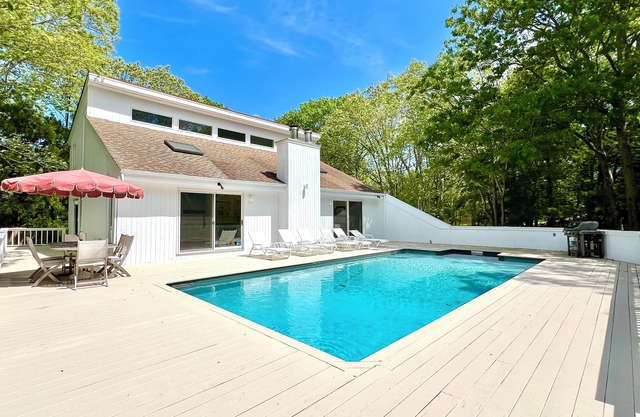 Modern & Spacious, Heated Pool, Gas Grill, Wine Cellar. Bike To Sandy Beaches!