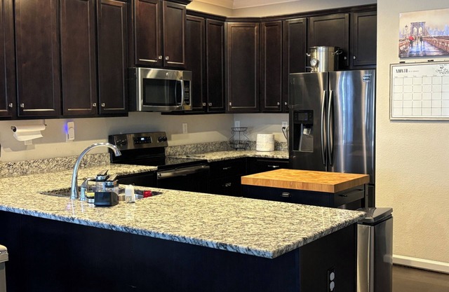 Modern, spacious, house - Centrally Located! Pet Friendly!