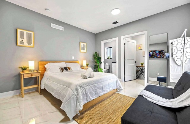 Modern Studio Near Wynwood & Design District