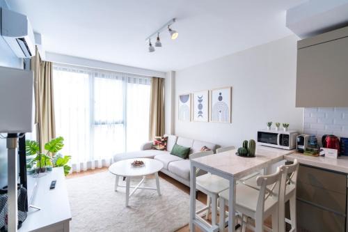 Modern Stylish 2br Apt, Near Eyp Sultan Mosque