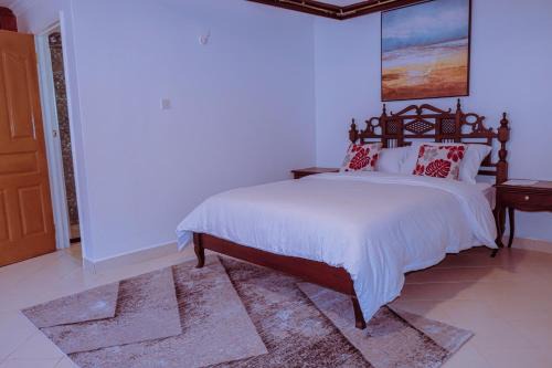 Modern Stylish 4-Bedroom With a Pool in Athi River