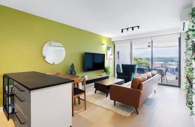 Modern & Stylish Apt w/Large Balcony & Parking!
