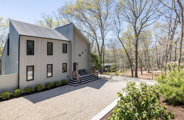 Modern Summer Rental In East Hampton with Gunite Pool and Minutes From Beach