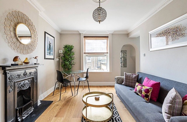 Modern Top-Floor Victorian Charm in Kensington