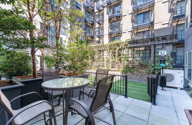 Modern Urban Retreat: Heart of Seattle+ fitness room, WiFi