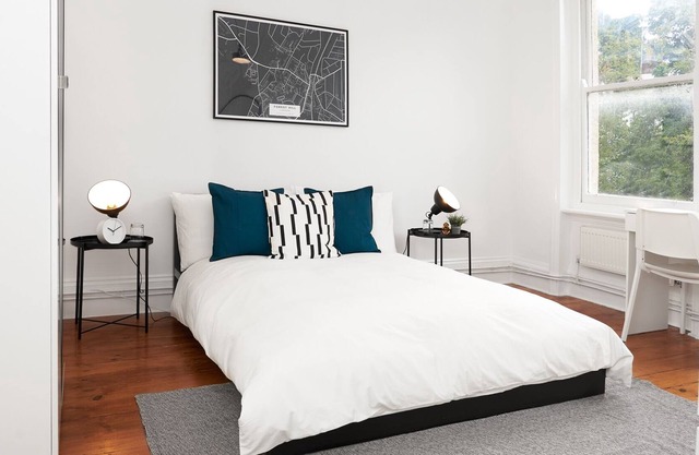 Modern, Victorian 4 Bed Spacious Flat Forest Hill | South London