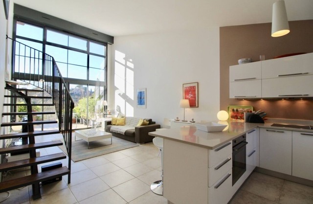 Modern villa in calm private domain with pool near St-Paul de Vence