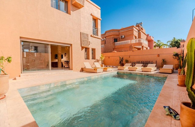 Modern villa 15min from Gueliz- Pool & breakfast
