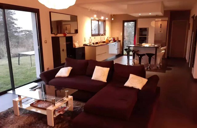 Modern villa close to the lake