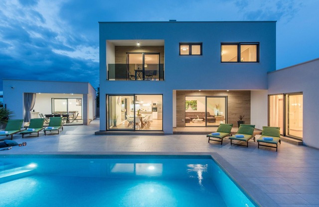 Modern Villa OL&JU for 9 persons in Pula only 1.5 km from the beach with Pool Heating