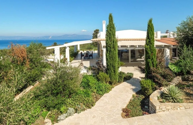 Mongonissi House - Five Bedroom Villa, Sleeps 10