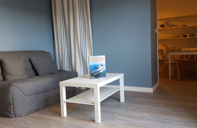 Monsieur Hulot's Studio 100 m from the beach