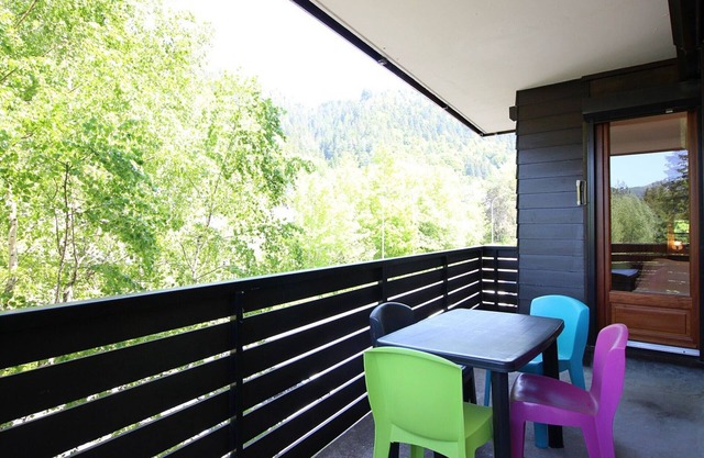 Mont-Dore: 1BR Apartment with Balcony and Private Garage
