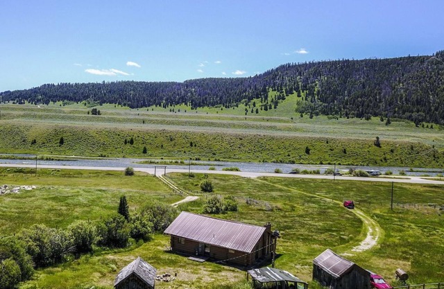 Montana Hideaway on the Madison River