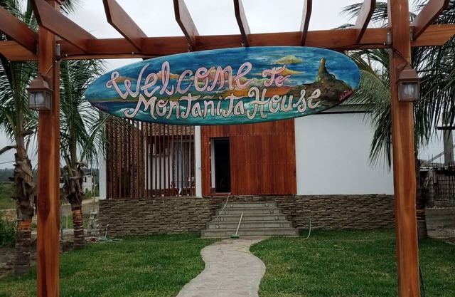 Montañita beach, Beachfront Villa with pool with a side bbq