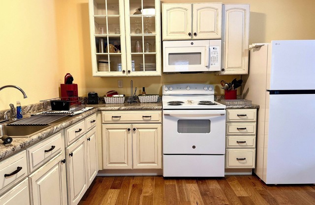 Montauk Valley Cabins, Montauk Valley Cabins-2 Miles From Montauk State Park