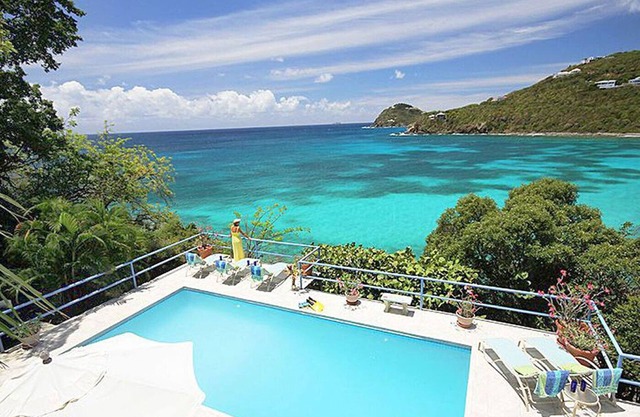 Monte Bay Villa Oceanfront! Stunning 7 bedroom villa overlooking Rendezvous Bay