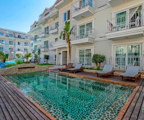 Montebello Deluxe Hotel