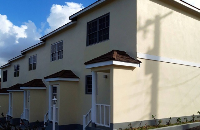 MonteVista, 2BR 2.5BT Townhouse in Mandeville