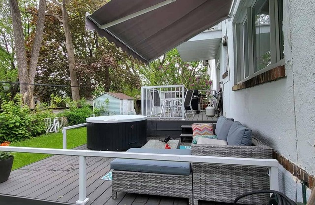 Montreal lower luxurious duplex