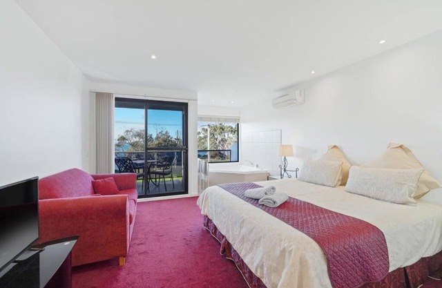 Moonlight Bay - Apt 3