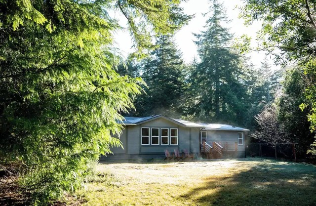 Moose's Manor at Bandon: Pet Friendly, 5 min to Bandon Dunes & Beach