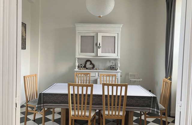 Morlaix, town house with garden and jacuzzi, ideal for family vacations