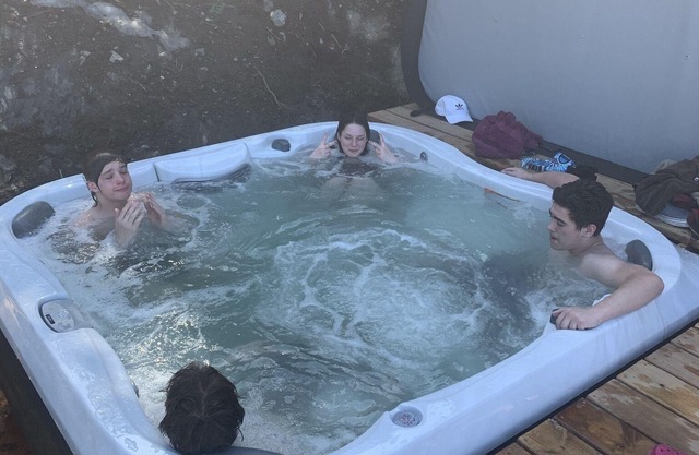 Motel 3, Lakeview ,communal Sauna-Hot Tub, Patio, Lake Tours, Boat Rental.