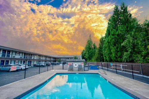 Motel 6-Salem, OR - Expo Center