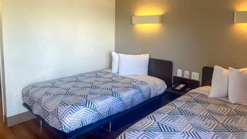 Motel 6 Thornton
