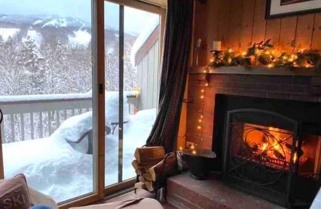 MOUNT SNOW CHALET/LOFT CONDO